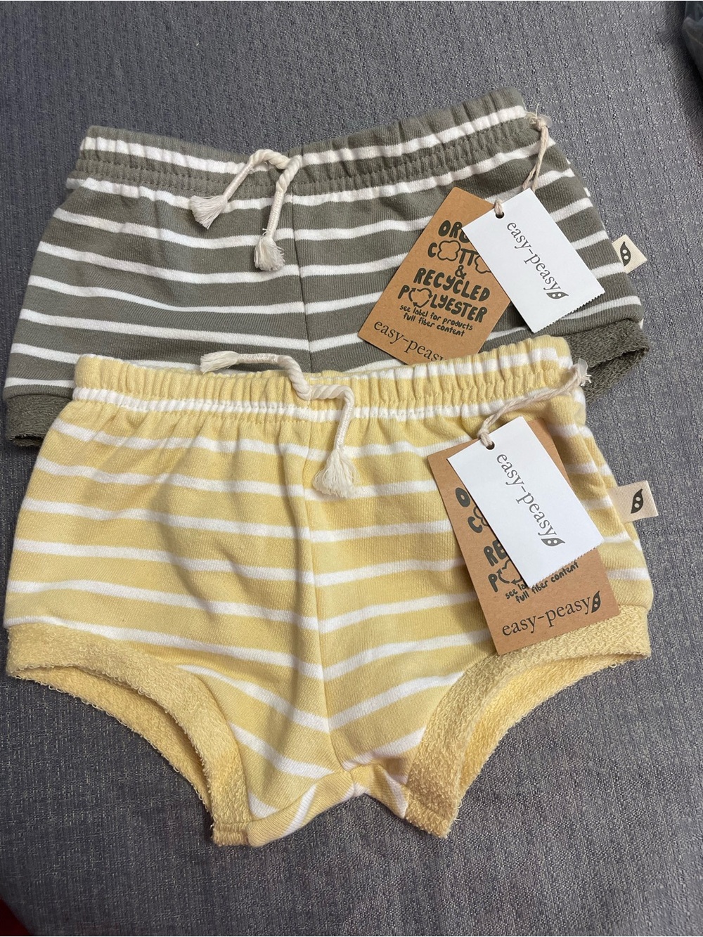 Set Of 2 Easy-Peasy Baby Organic Bloomer Shorts-Yellow & Green
12 Months